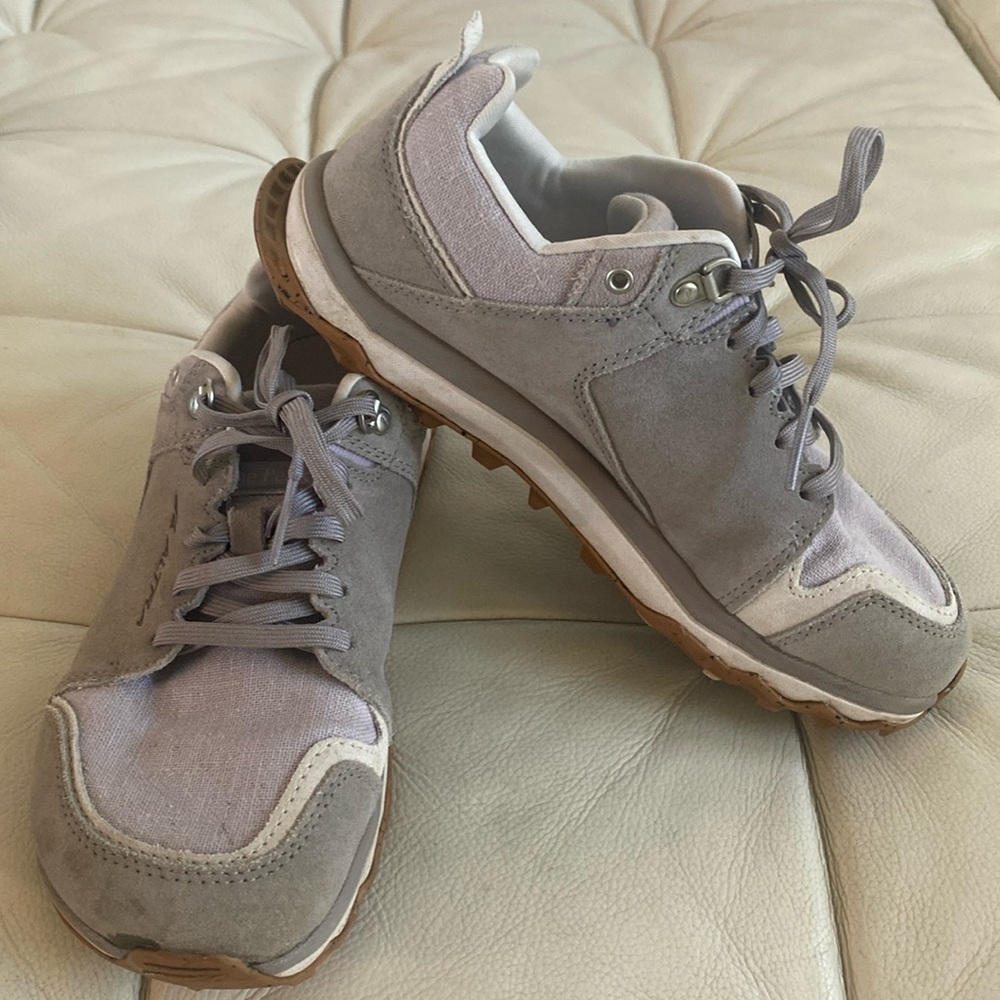 Altra Lone Peak Trail Running Shoe
Excellent Condition!